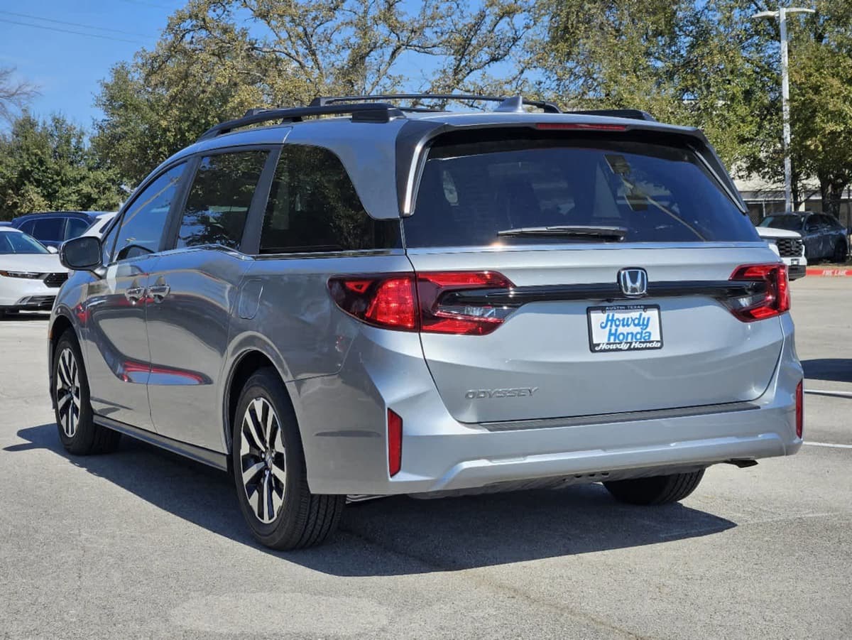 2026 Honda Odyssey - Image 6