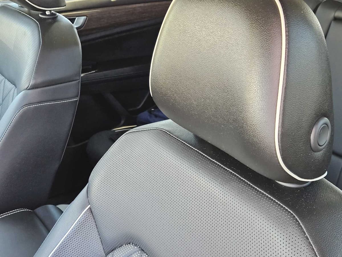 2024 Volkswagen Atlas - Image 16