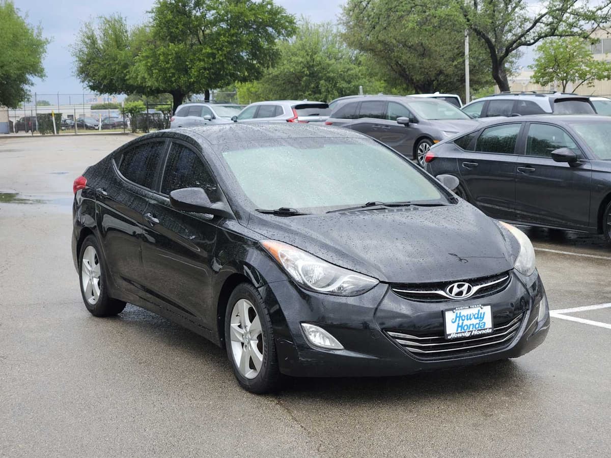 2012 Hyundai Elantra - Image 3