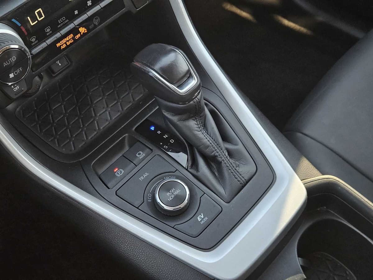 2021 Toyota RAV4 - Image 19