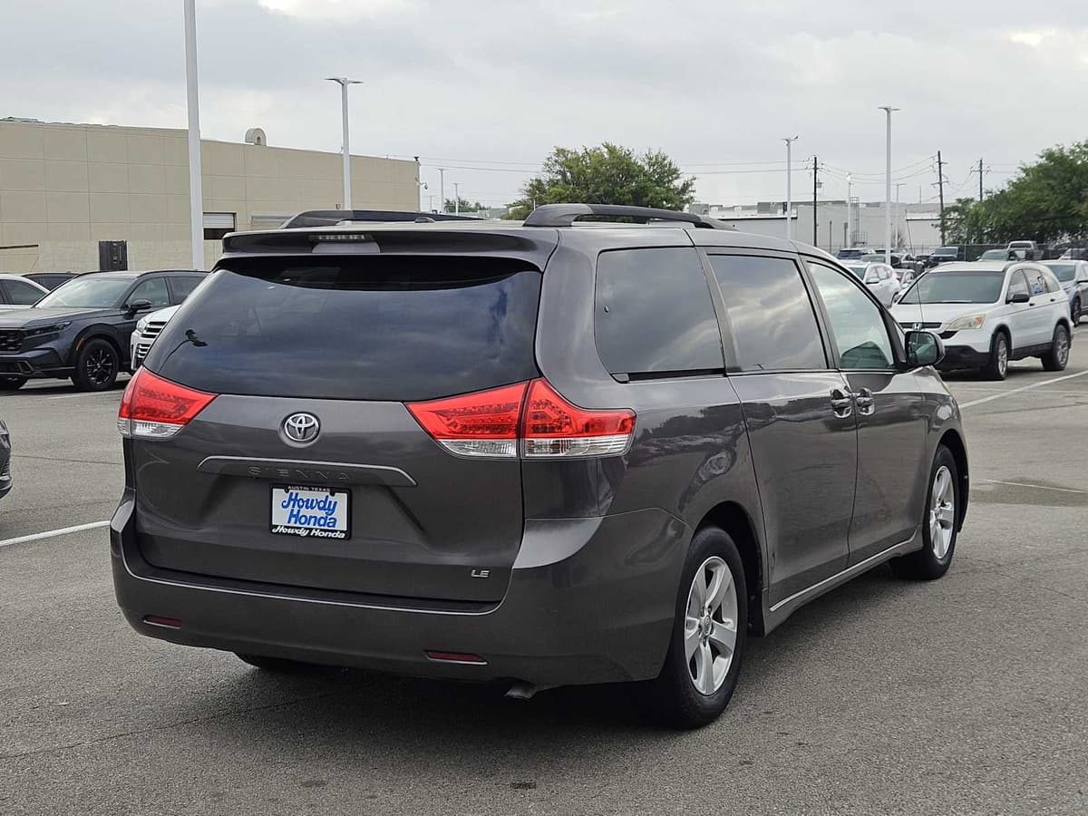 2014 Toyota Sienna - Image 6
