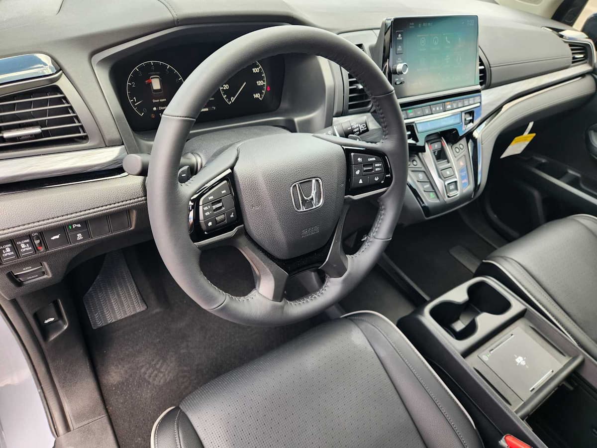 2026 Honda Odyssey - Image 2