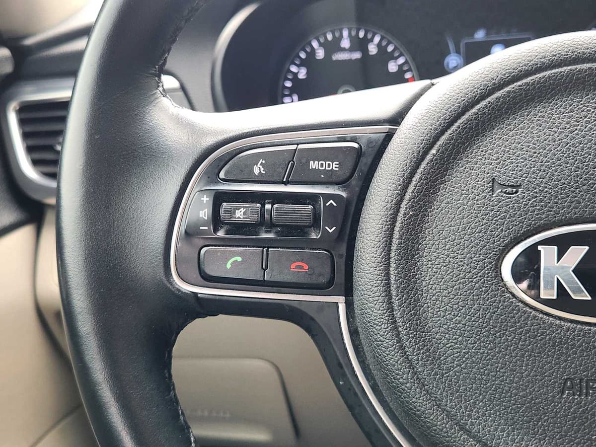2018 Kia Optima - Image 27