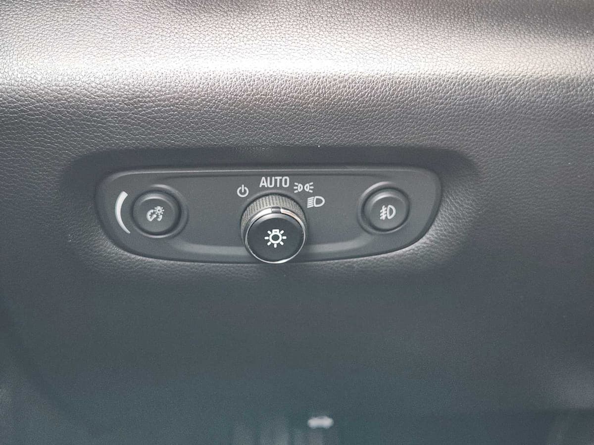 2021 Chevrolet Traverse - Image 22