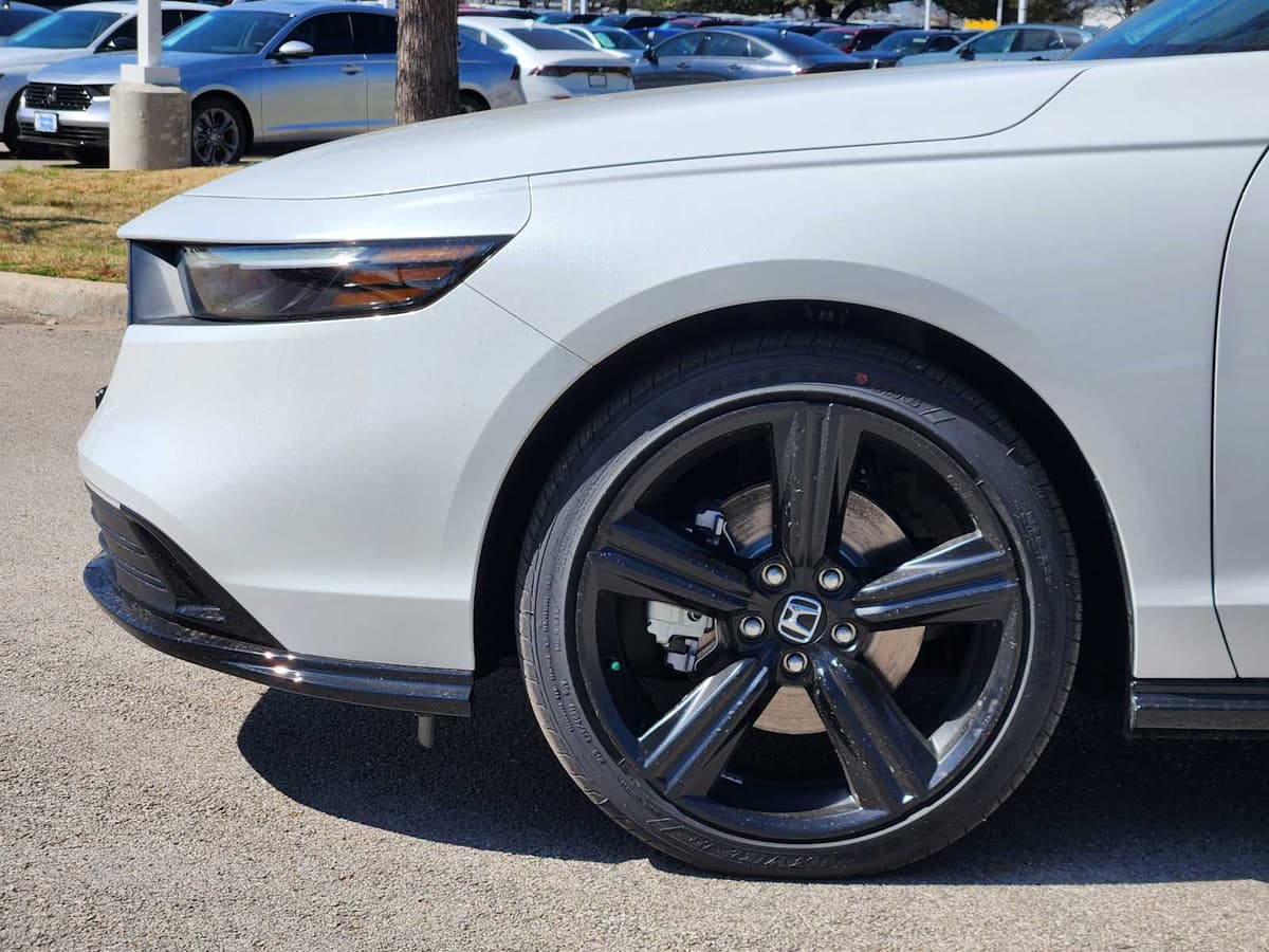 2026 Honda Accord Hybrid - Image 7