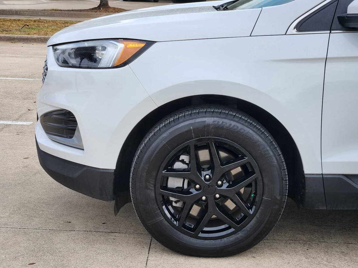 2024 Ford Edge - Image 8