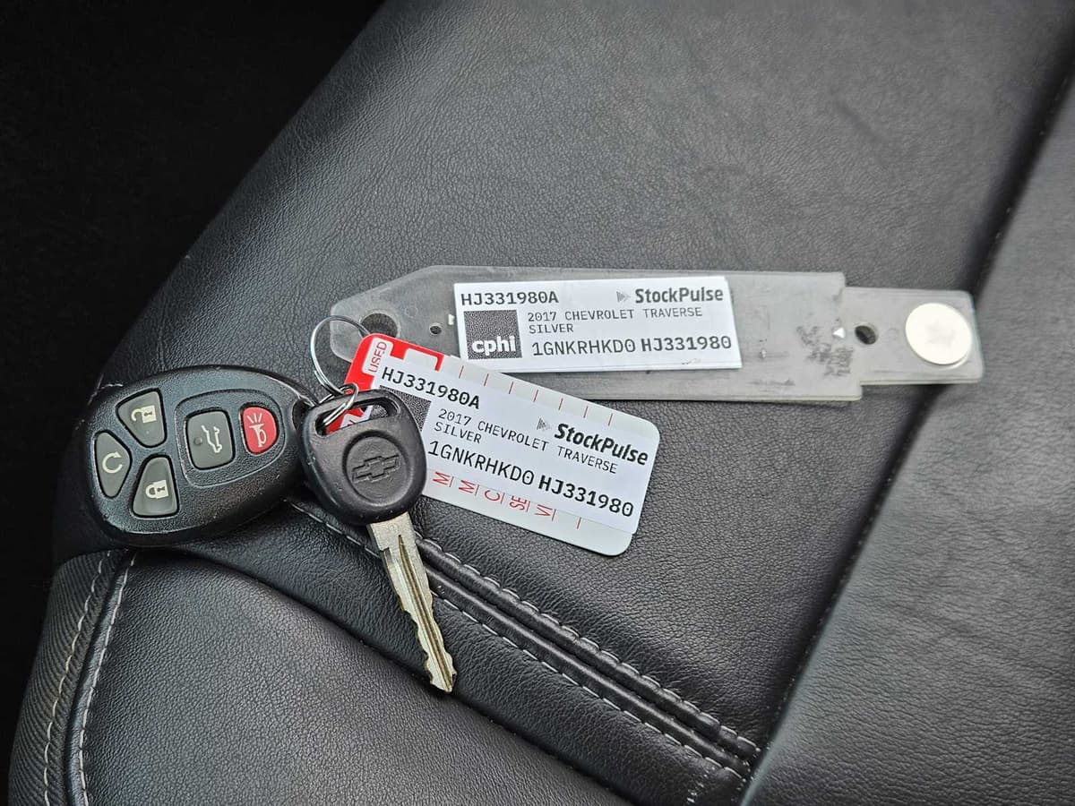 2017 Chevrolet Traverse - Image 33