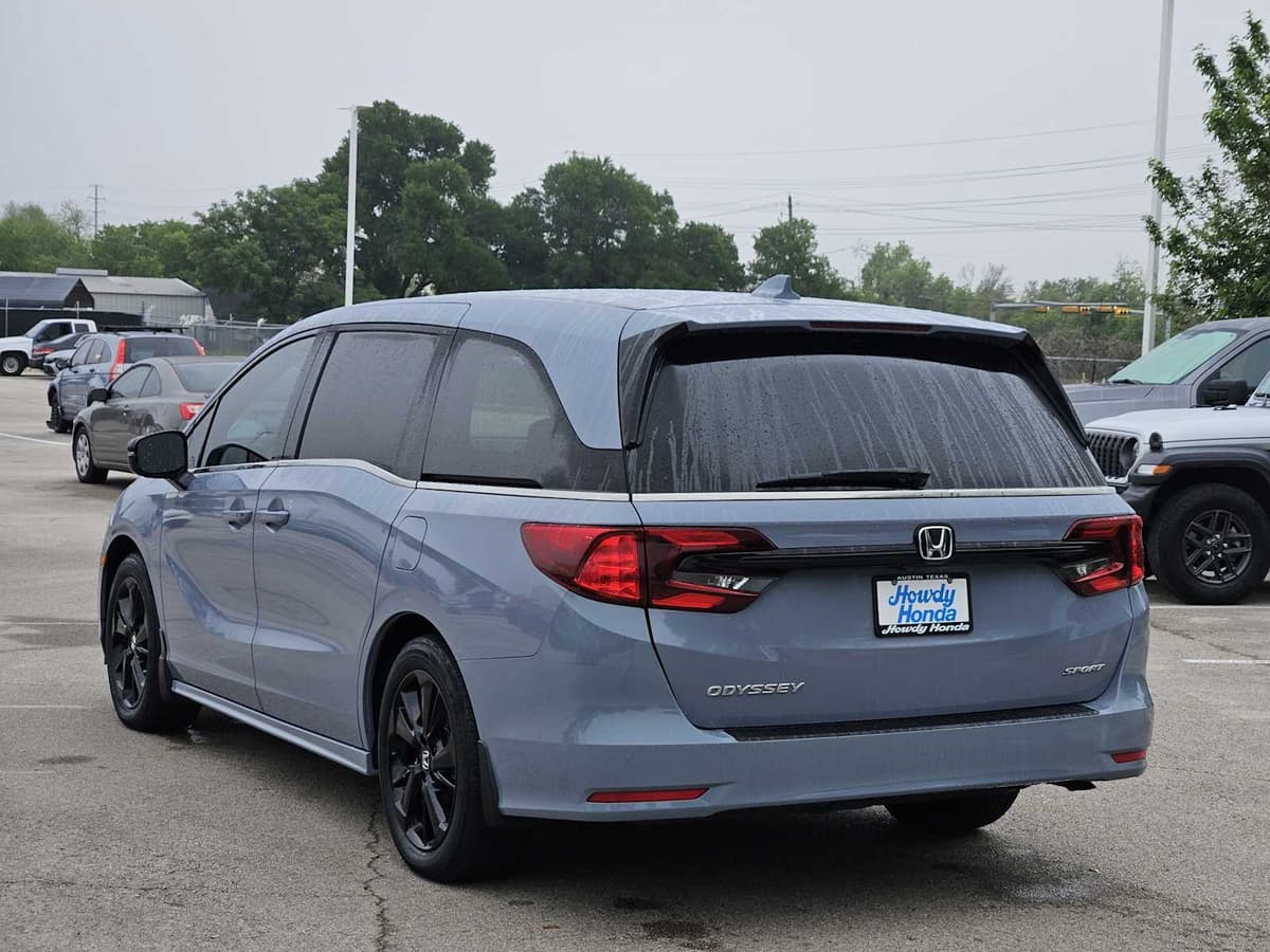 2023 Honda Odyssey - Image 5
