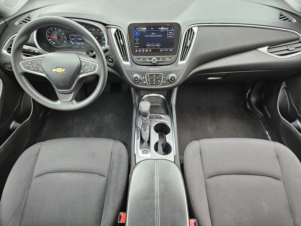2023 Chevrolet Malibu - Image 24