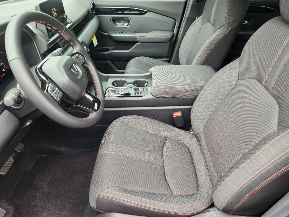 2025 Honda Pilot - Image 11