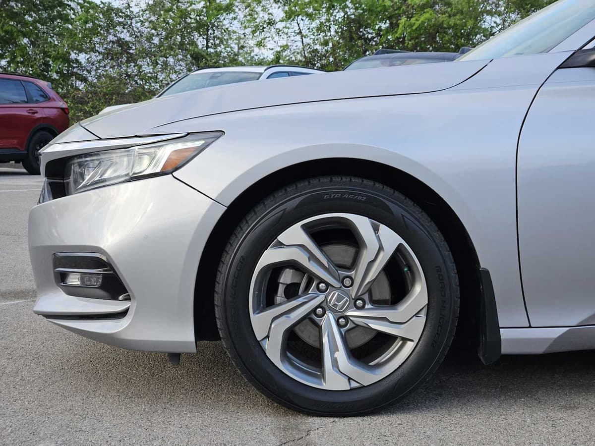 2018 Honda Accord Sedan - Image 8