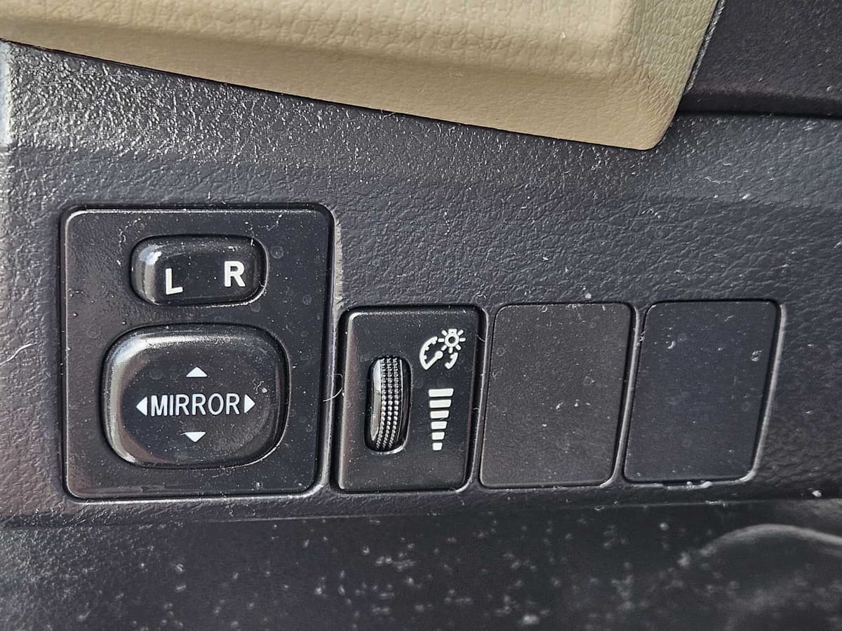 2014 Toyota Corolla - Image 22