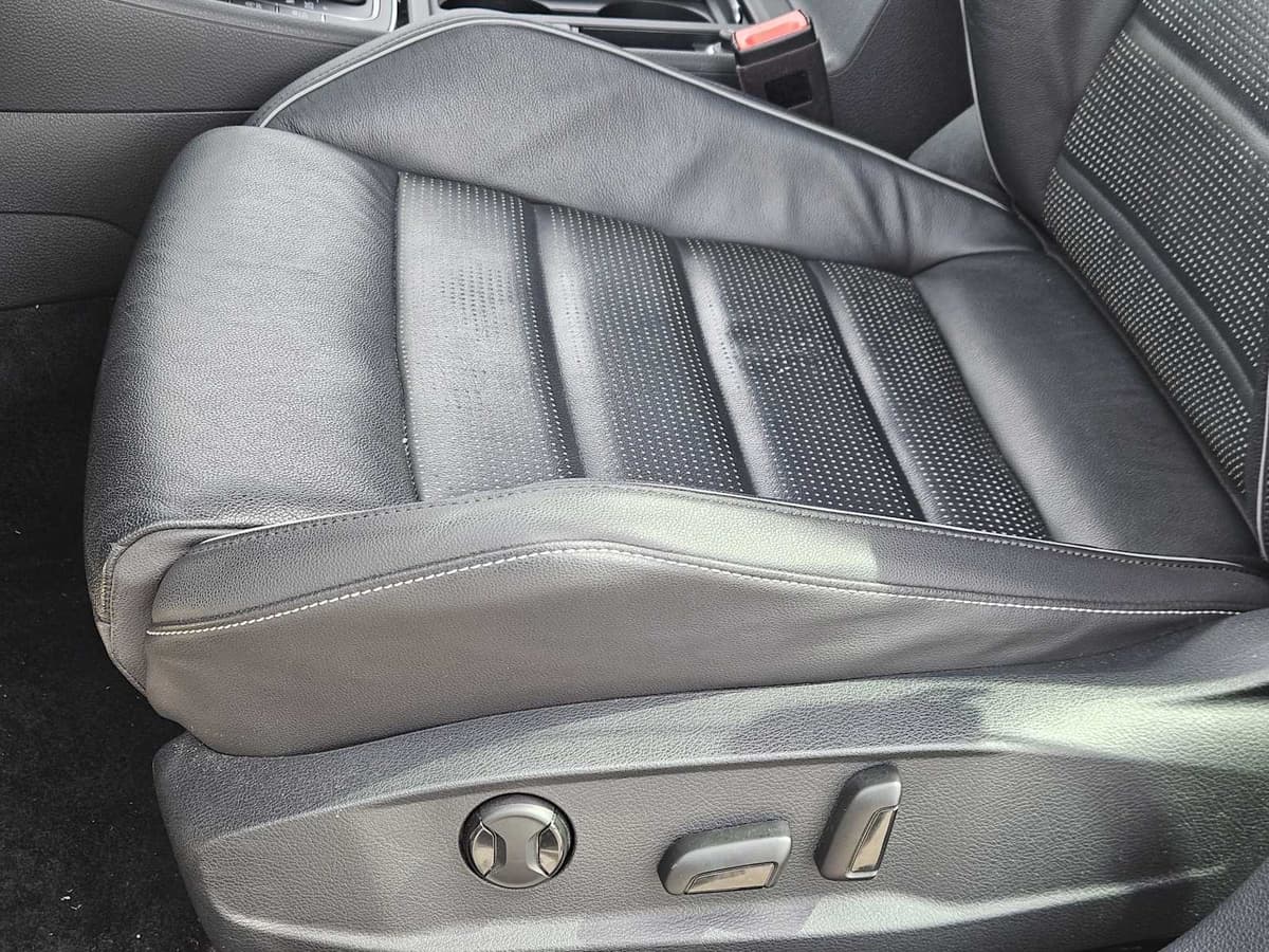 2019 Volkswagen Golf R - Image 23