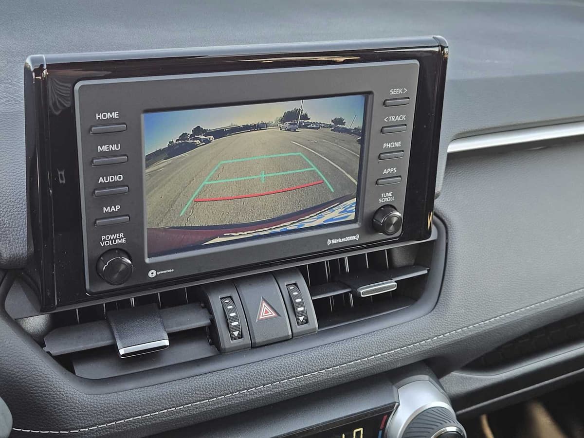 2021 Toyota RAV4 - Image 17