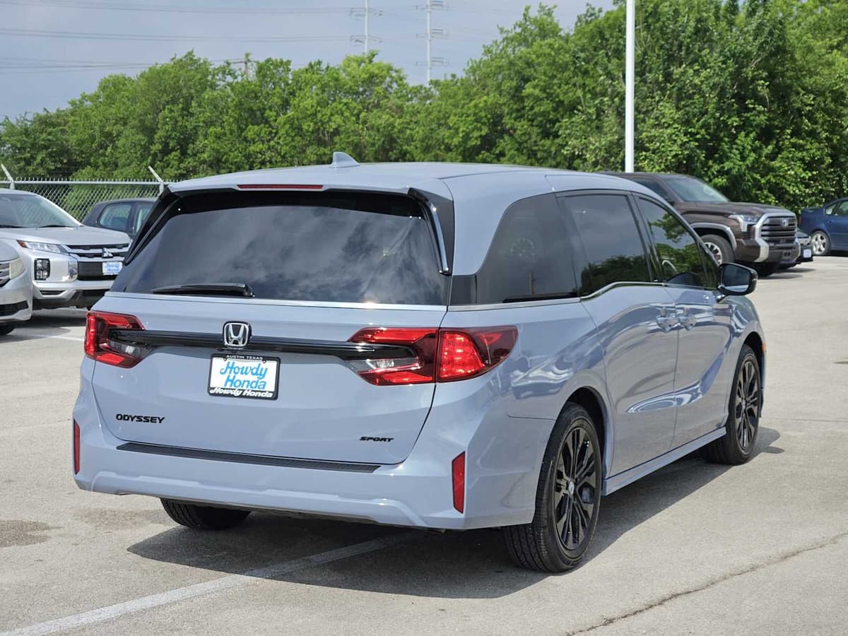 2026 Honda Odyssey - Image 6