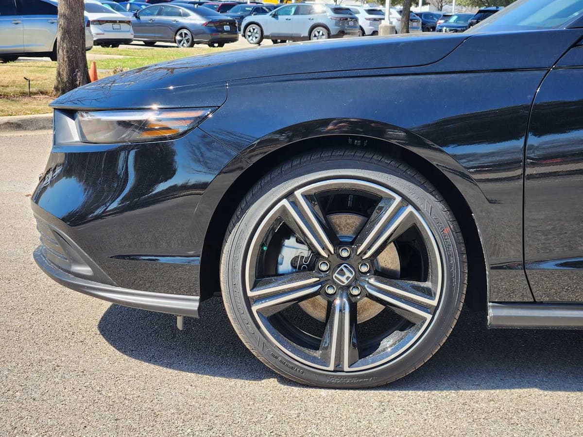 2026 Honda Accord Hybrid - Image 7