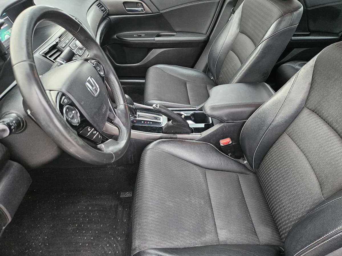 2017 Honda Accord Sedan - Image 13