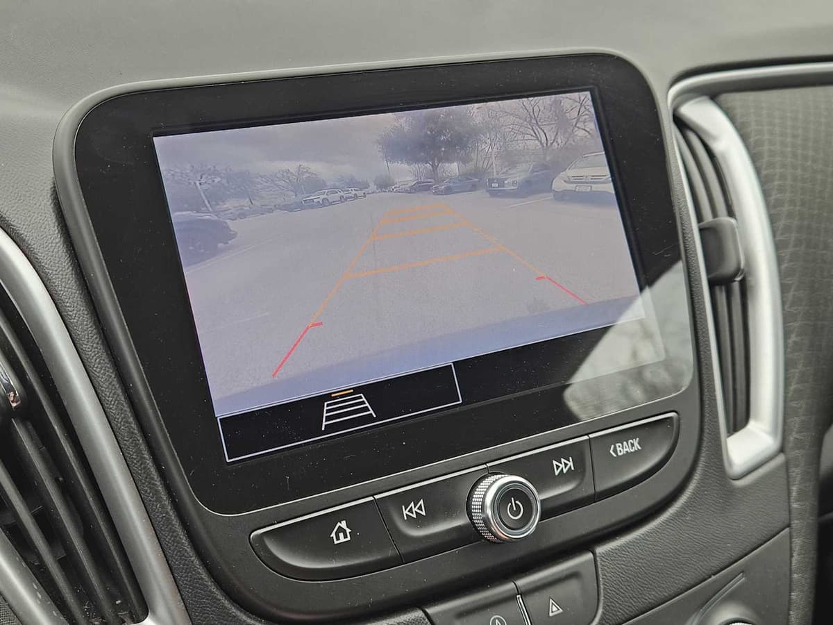 2023 Chevrolet Malibu - Image 18