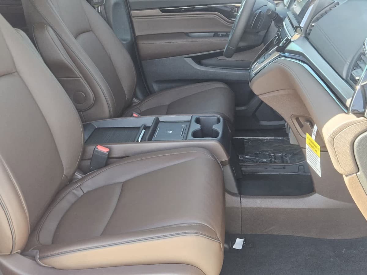 2026 Honda Odyssey - Image 12