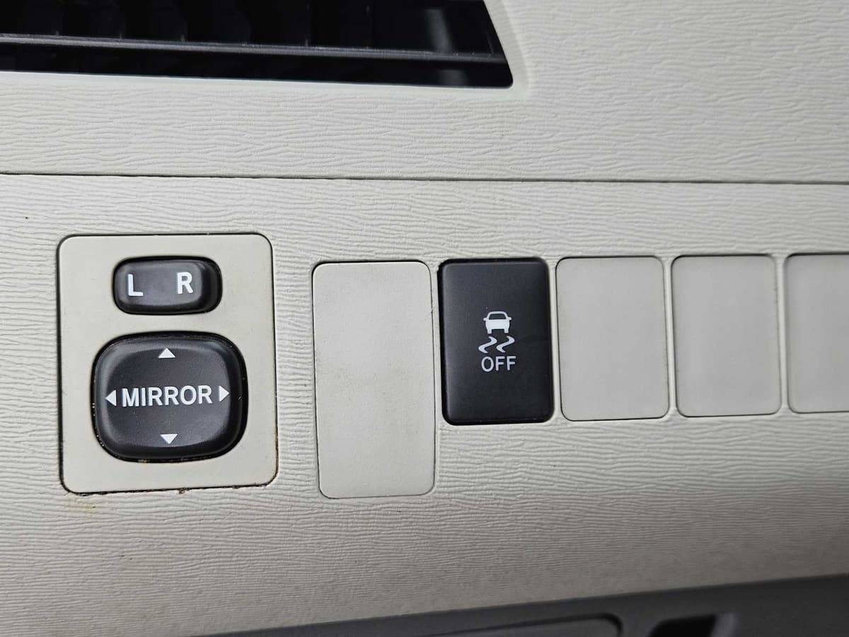 2014 Toyota Sienna - Image 21