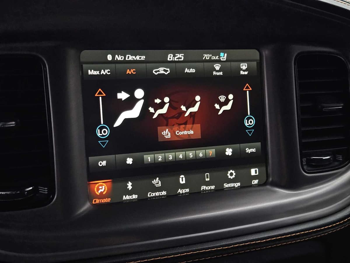 2023 Dodge Charger - Image 19