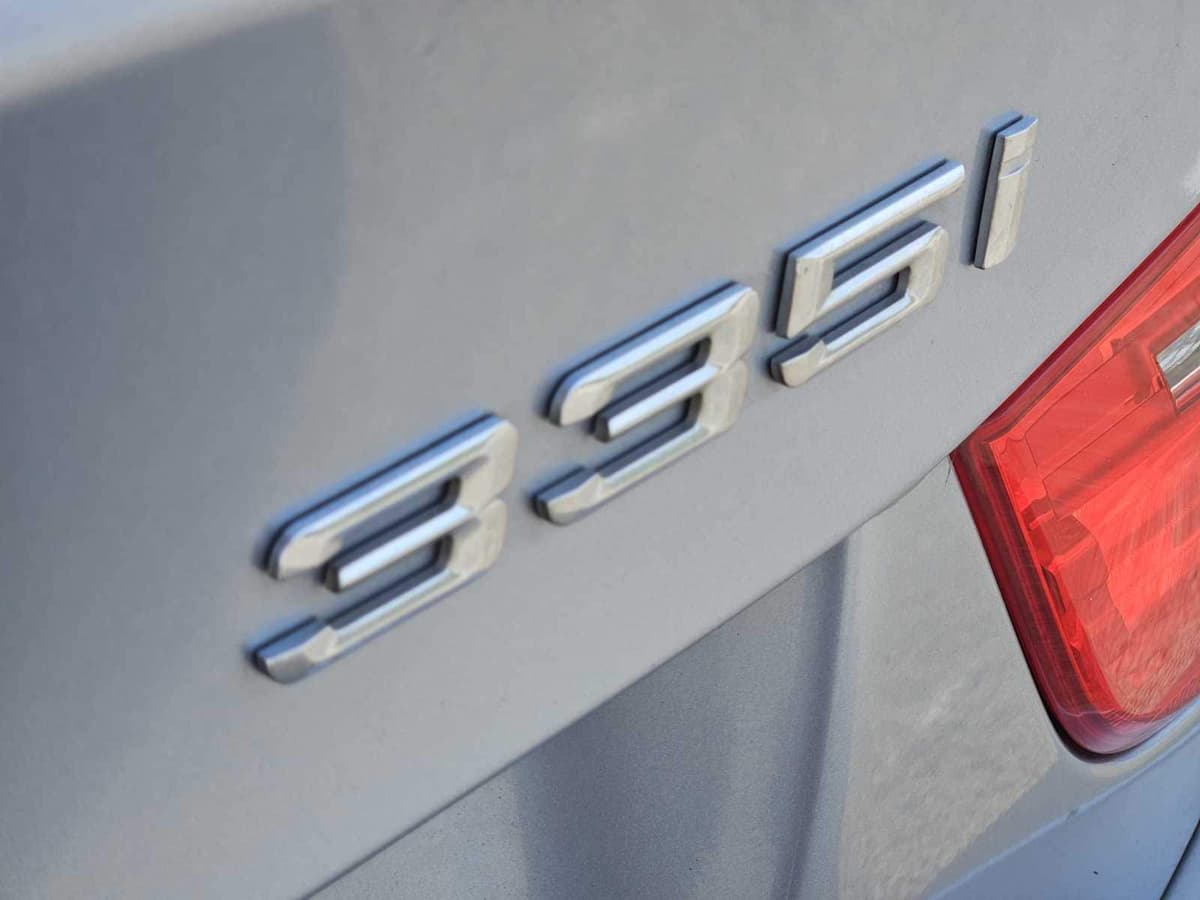 2009 BMW 335i xDrive - Image 11