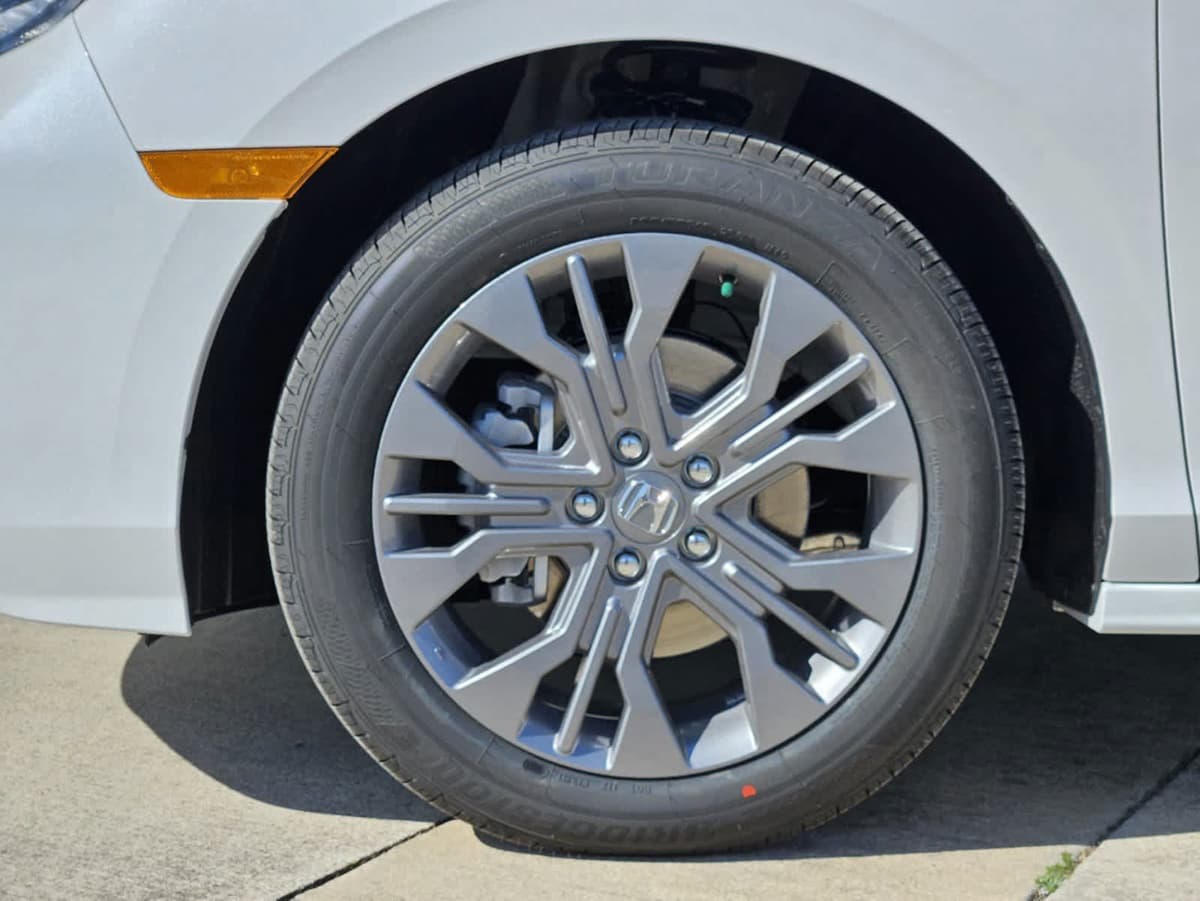 2026 Honda Odyssey - Image 9