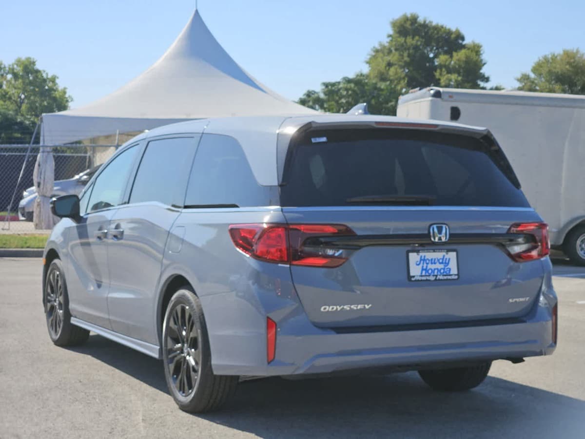 2026 Honda Odyssey - Image 4