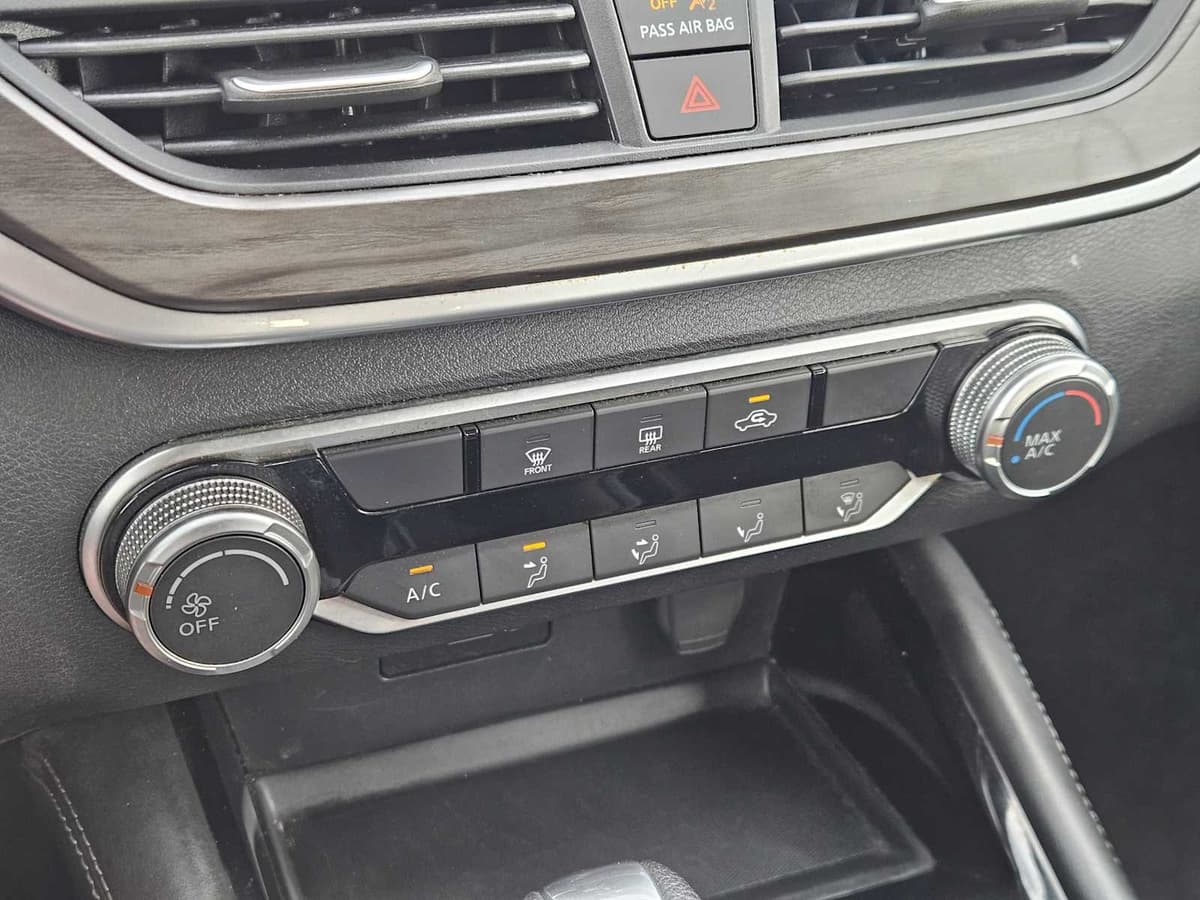 2023 Nissan Altima - Image 19