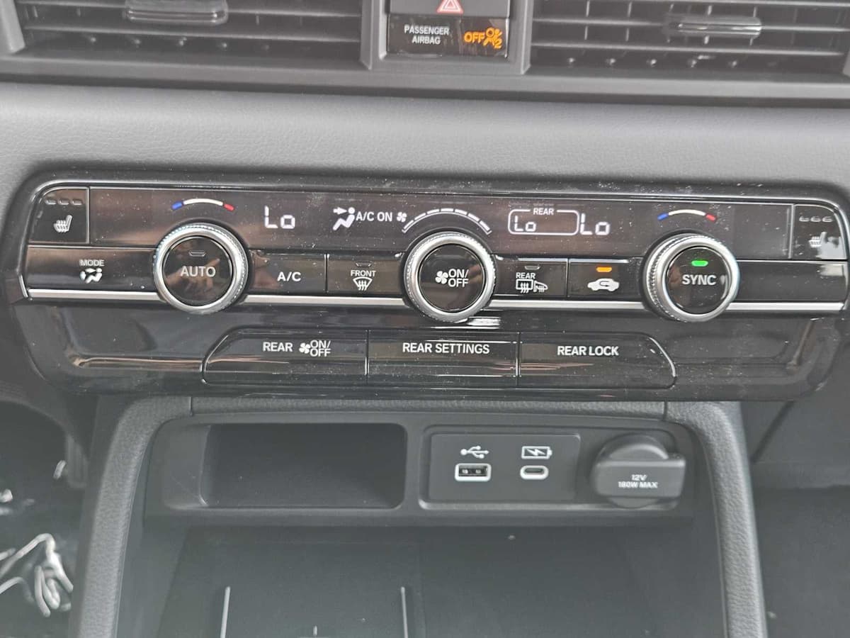 2025 Honda Pilot - Image 15