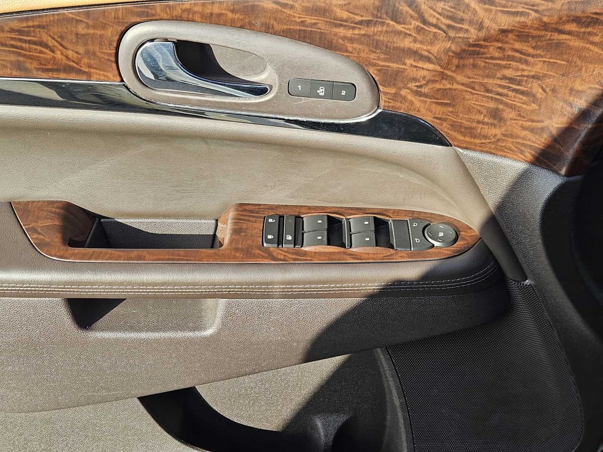 2015 Buick Enclave - Image 22