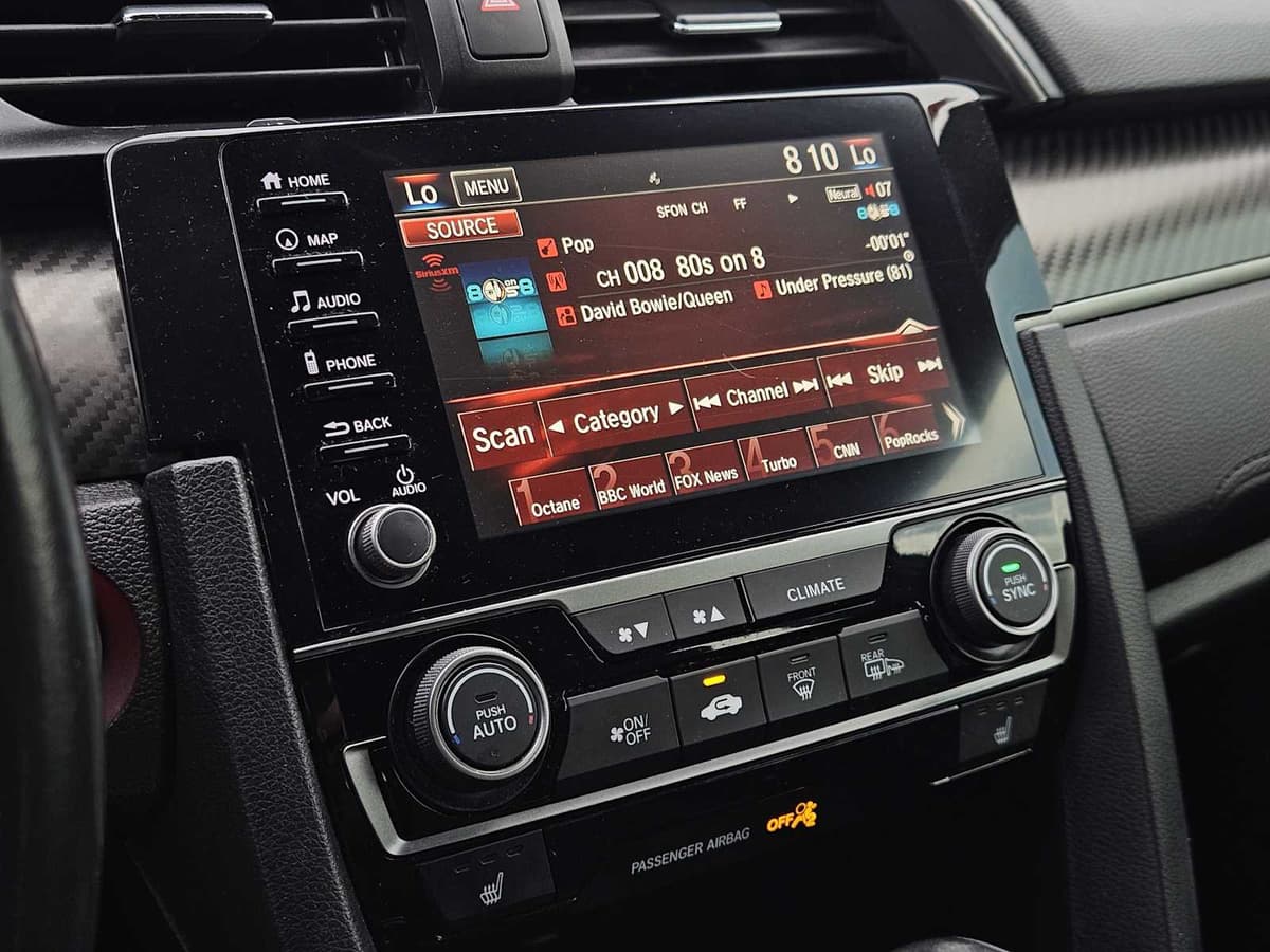 2019 Honda Civic Hatchback - Image 17