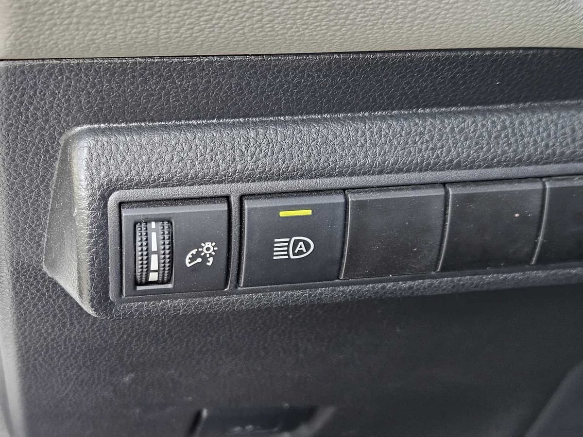 2023 Toyota Corolla - Image 21