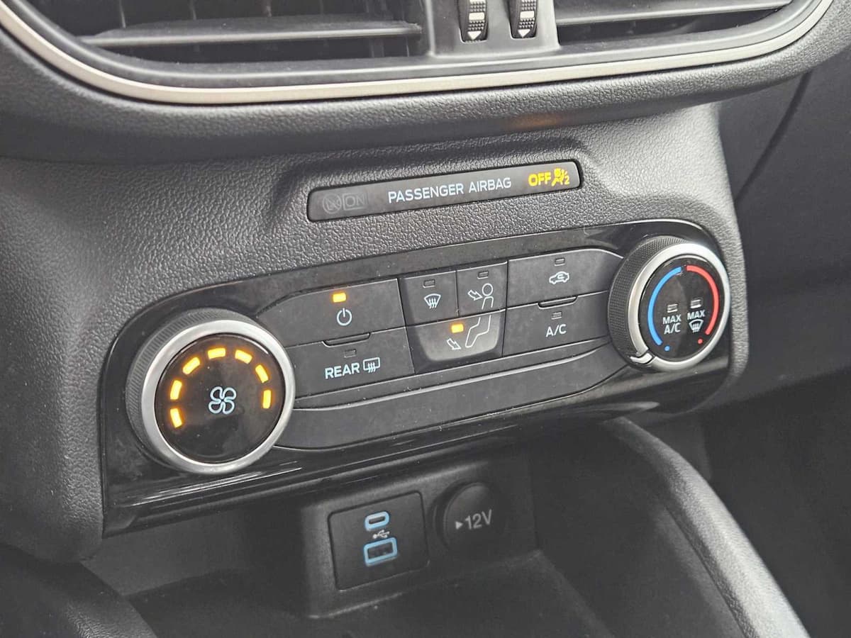 2022 Ford Escape - Image 19