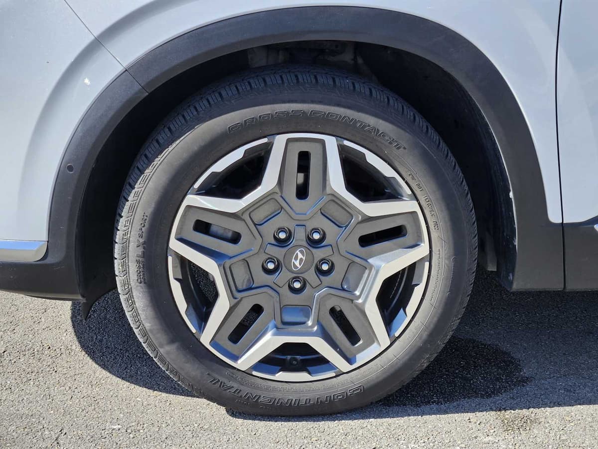 2022 Hyundai Santa Fe - Image 9