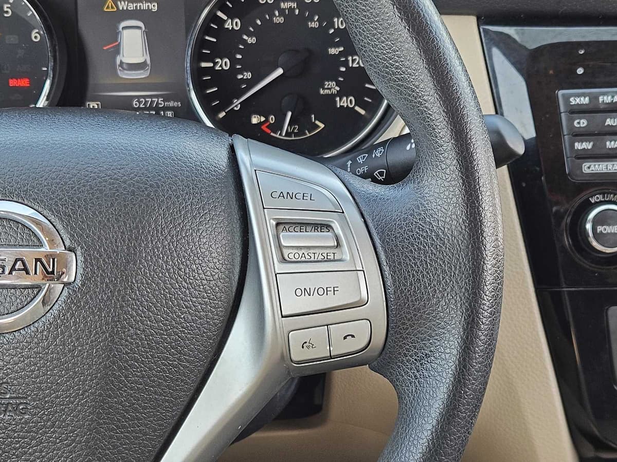 2016 Nissan Rogue - Image 28