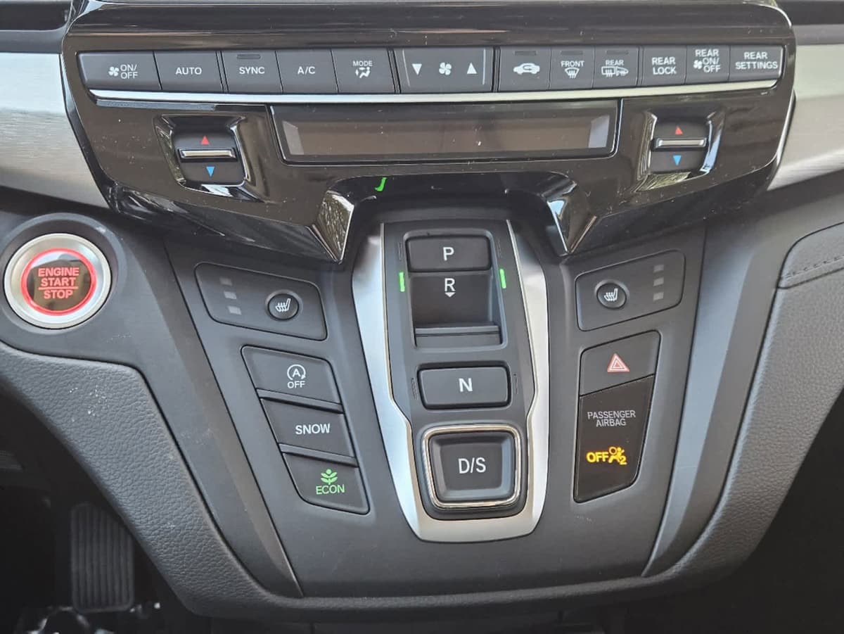 2026 Honda Odyssey - Image 16