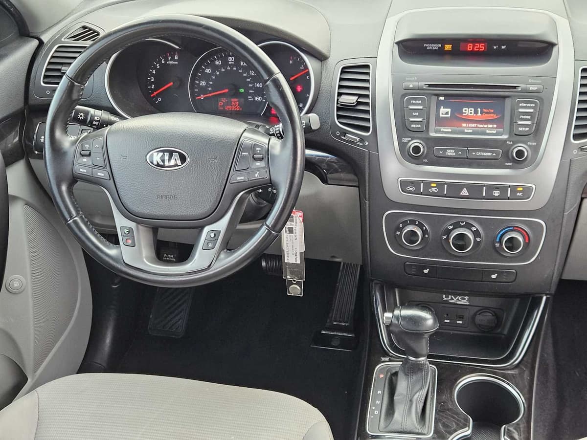 2015 Kia Sorento - Image 25