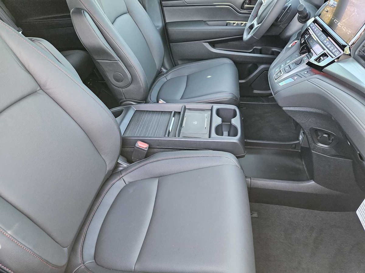 2026 Honda Odyssey - Image 12