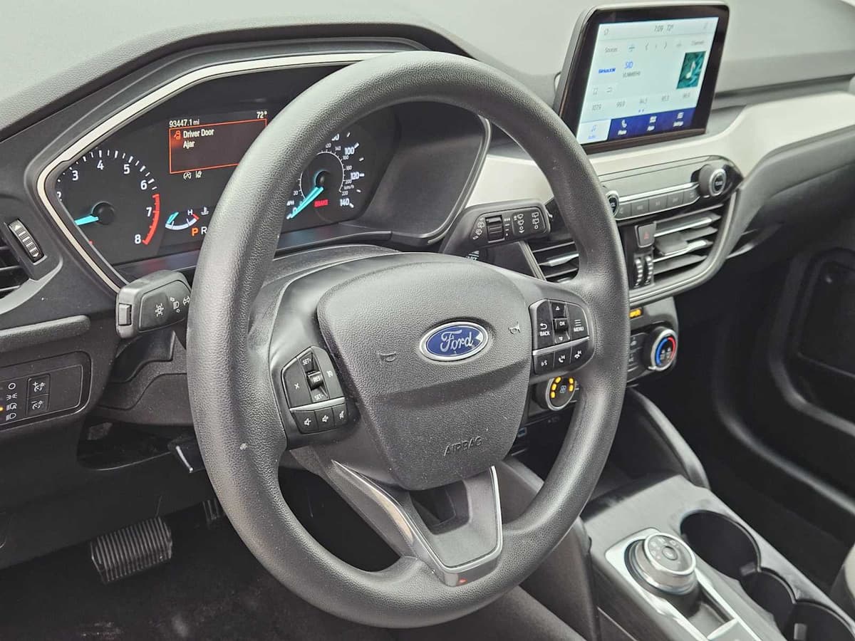 2022 Ford Escape - Image 2