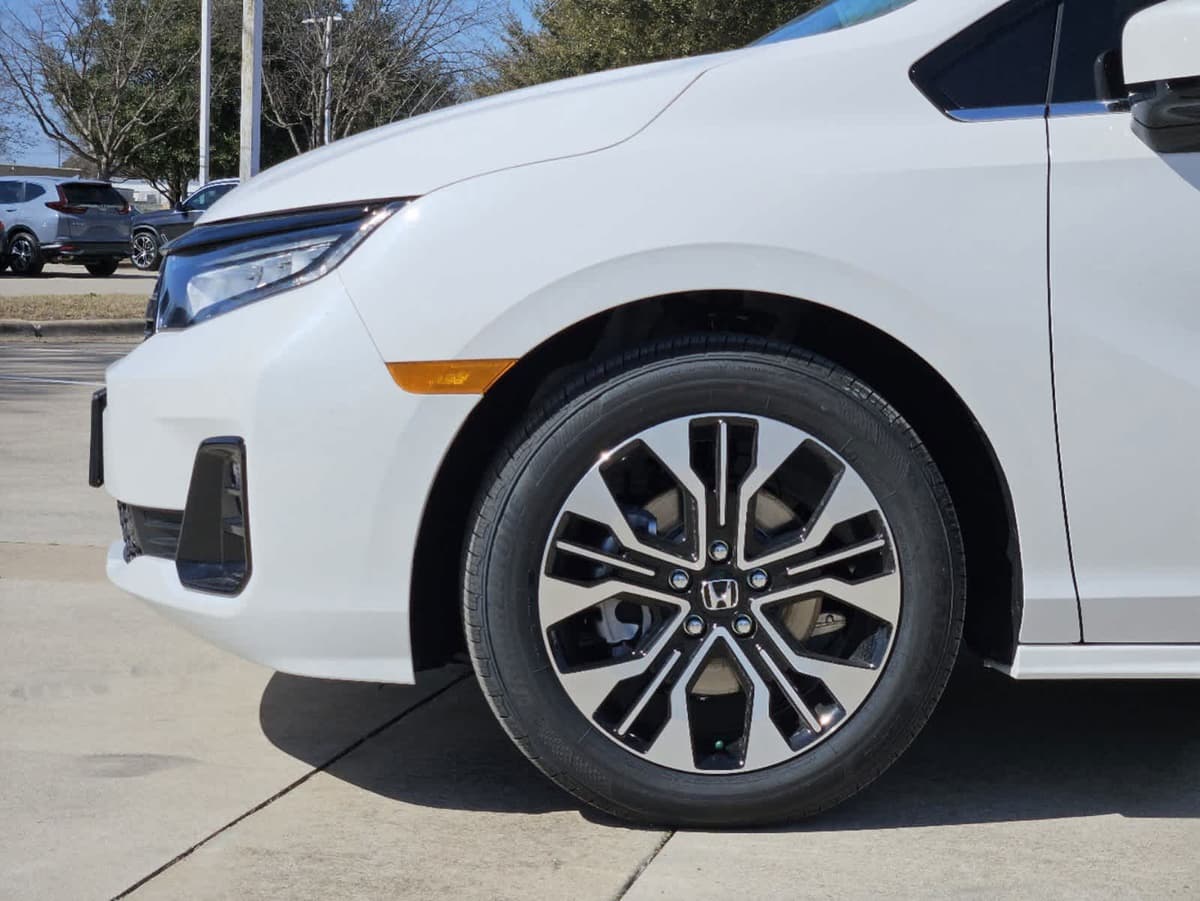 2026 Honda Odyssey - Image 8
