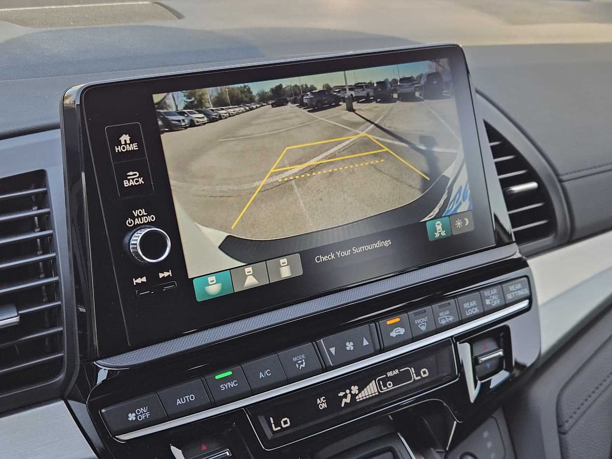 2026 Honda Odyssey - Image 15