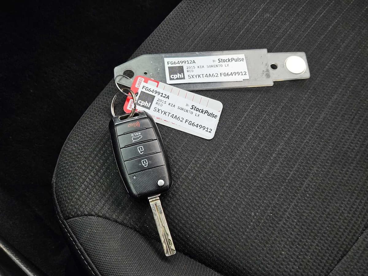 2015 Kia Sorento - Image 32