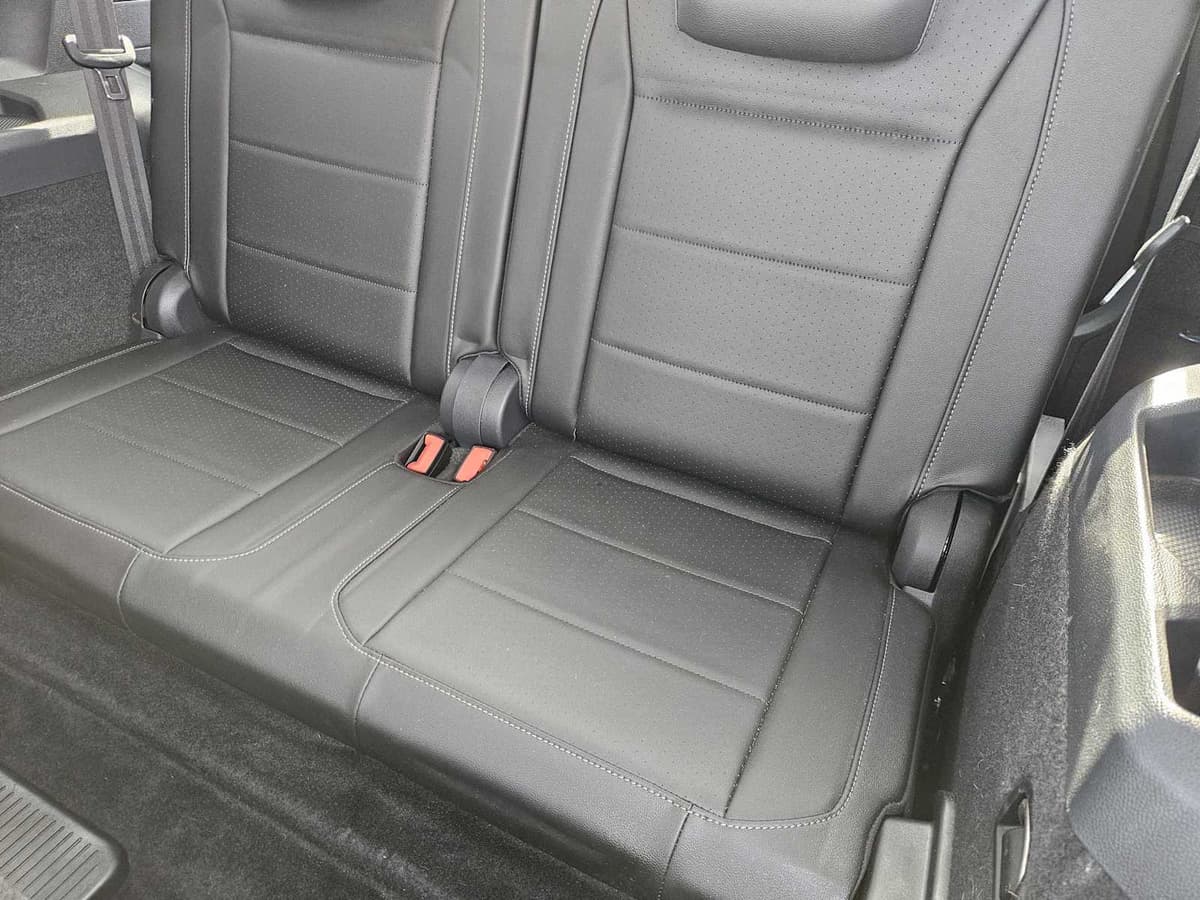 2018 Volkswagen Tiguan - Image 29