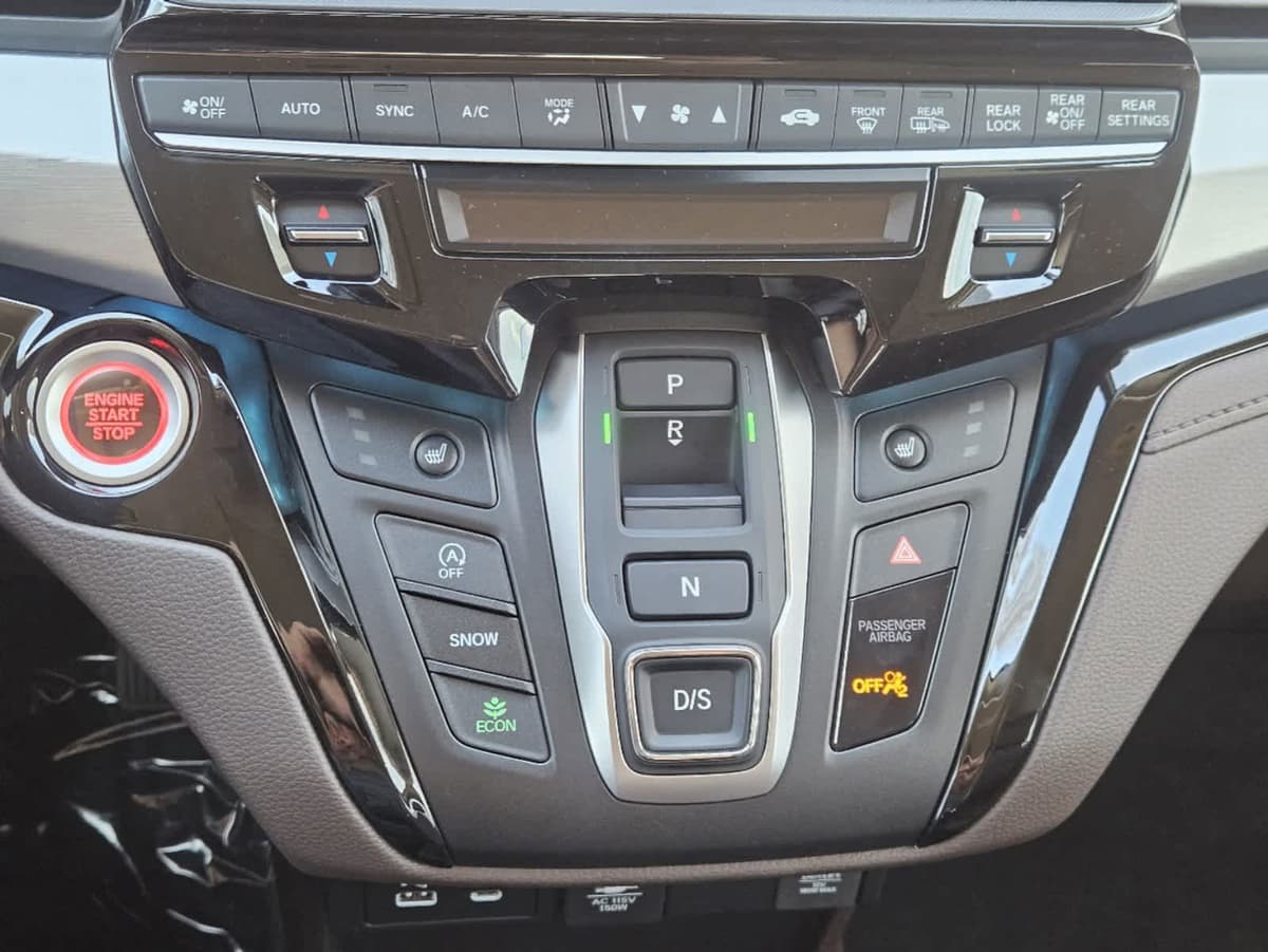 2026 Honda Odyssey - Image 16