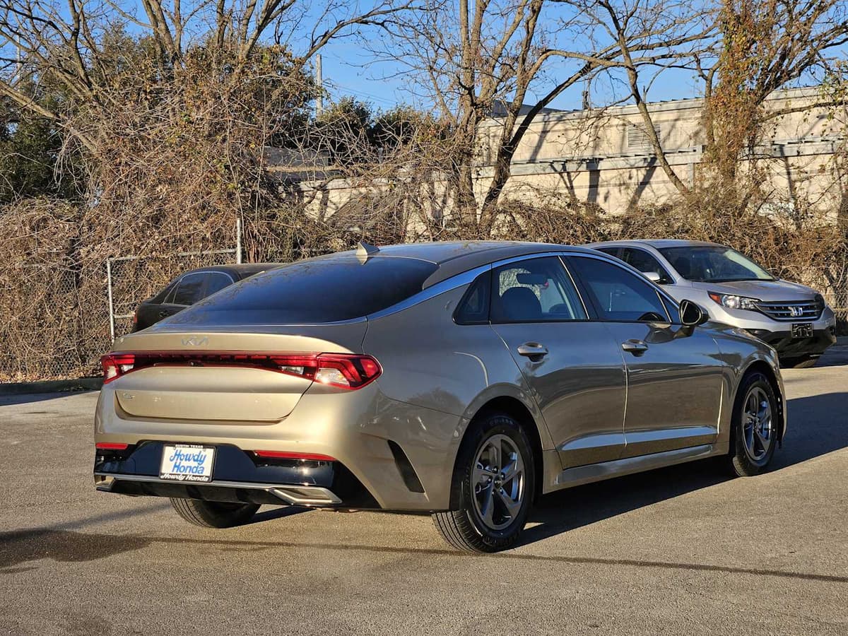 2022 Kia K5 - Image 6