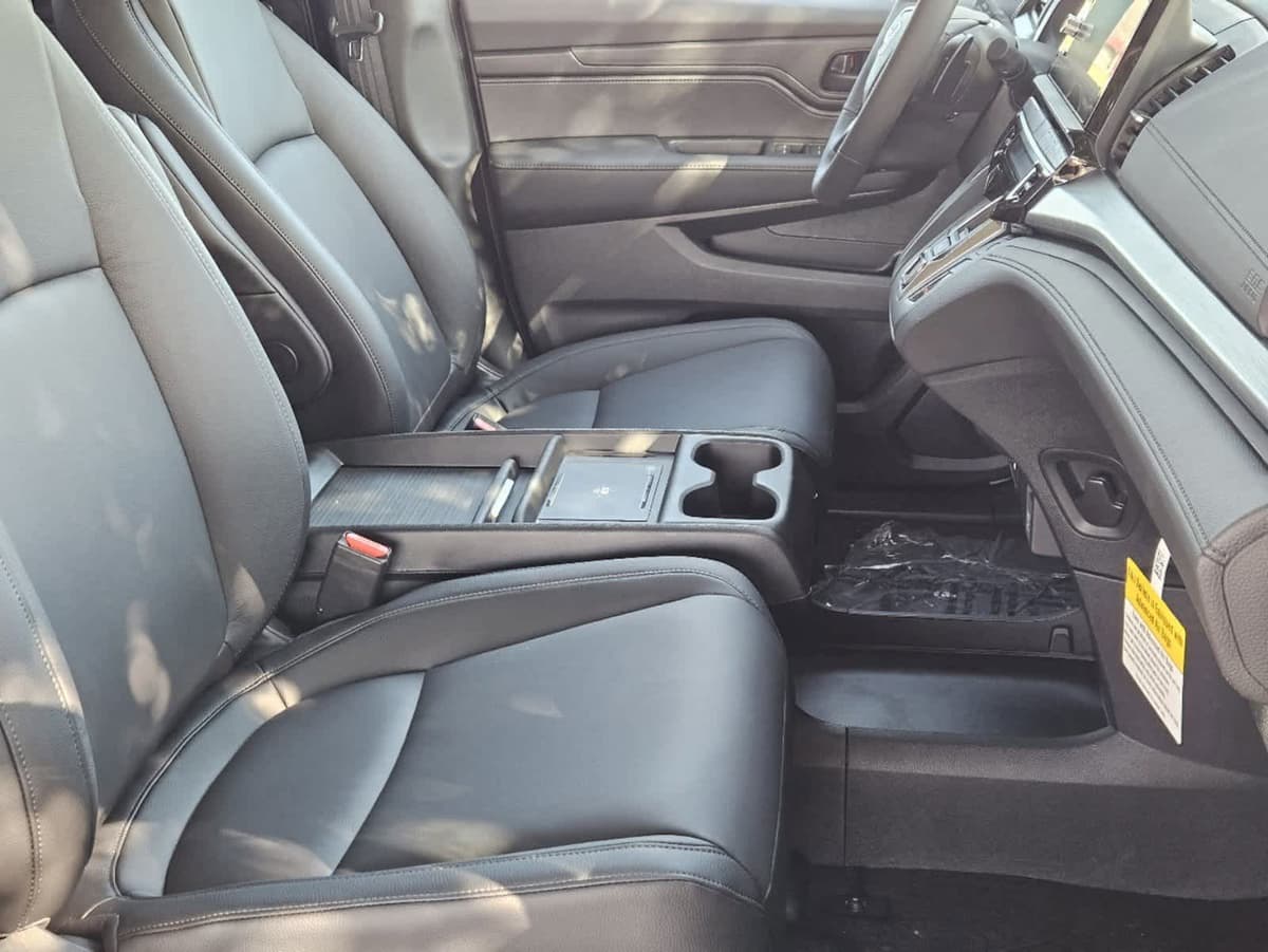 2026 Honda Odyssey - Image 12