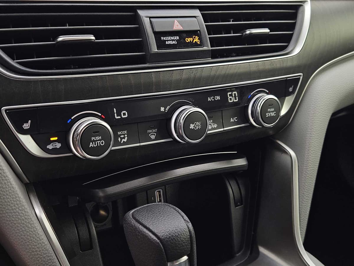 2018 Honda Accord Sedan - Image 18