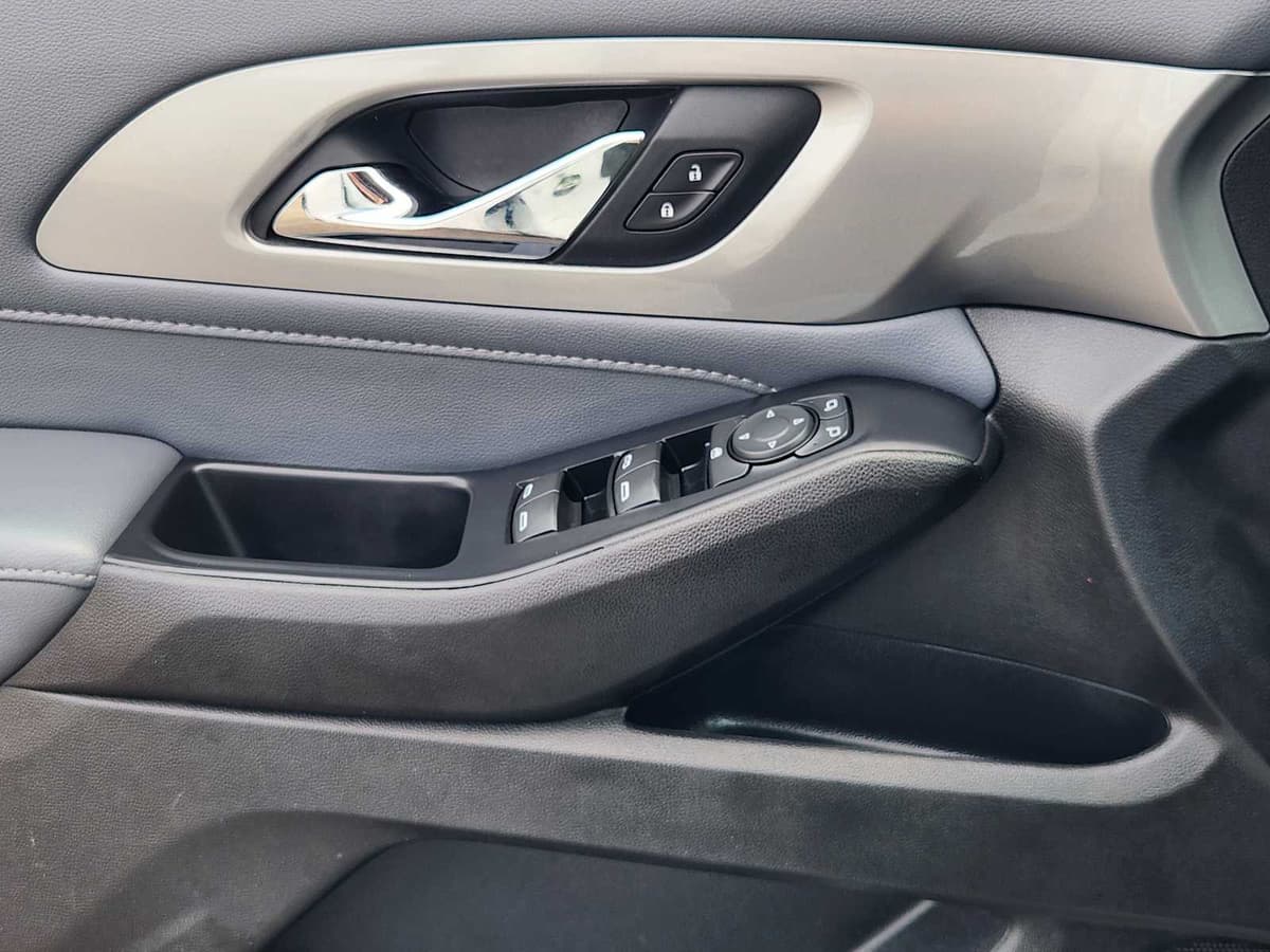 2021 Chevrolet Traverse - Image 23