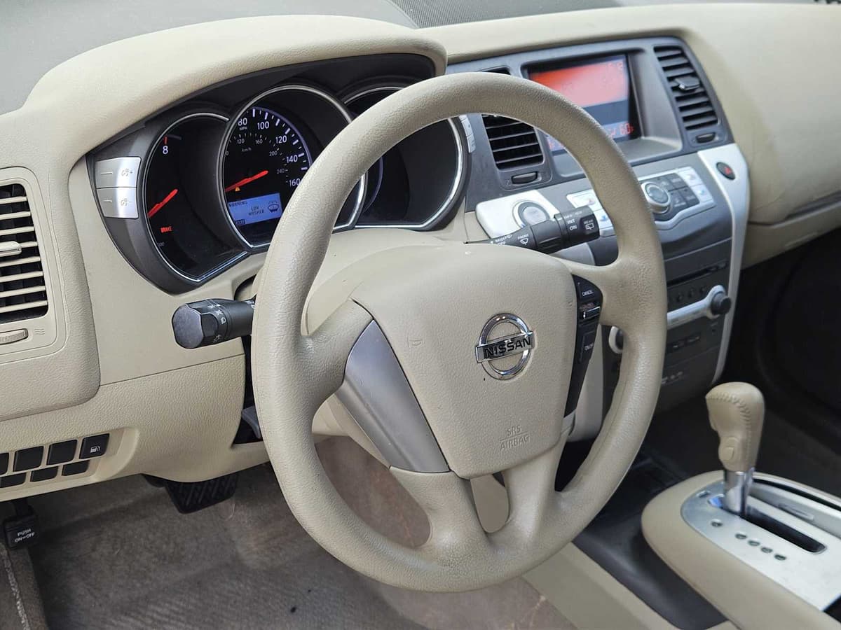 2012 Nissan Murano - Image 2